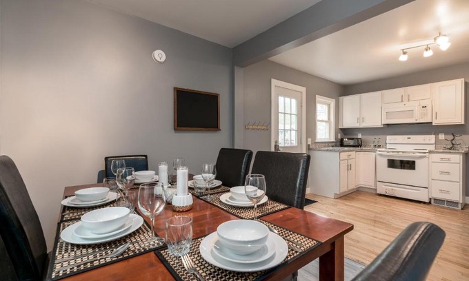 Little City House | Spacious & Stylish Stay In Bangor