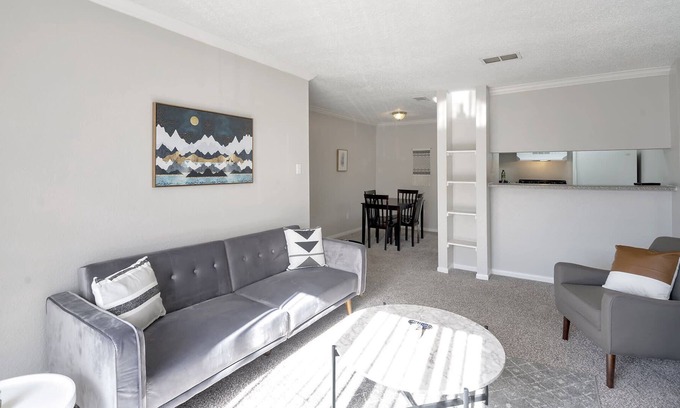 Midland Condo | Spacious Suite next to Midland Airpark