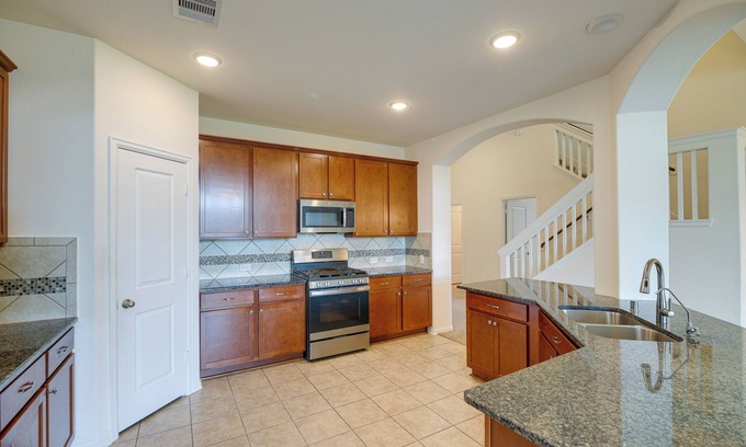 Atascocita House | Spacious Texas Vacation Rental w/Community Pool!