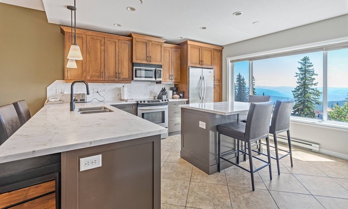 Silver Star Mountain House | Spacious Townhouse w/views - Great for bigger groups!