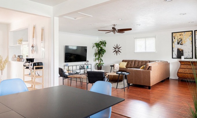 Lamar Heights Area House | Spacious | Updated 4 Bedroom Home | Backyard Oasis