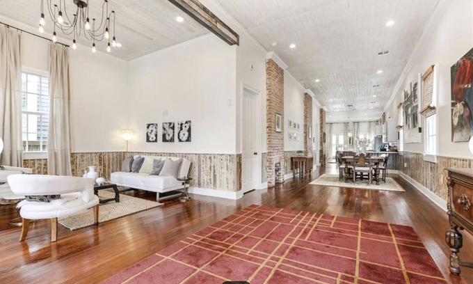 Bywater House | SPACIOUS Victorian One Mile to French Quarter Sleeps 6