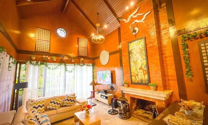 Tagaytay Apartment | Spacious Villa in Tagaytay with View & Garden