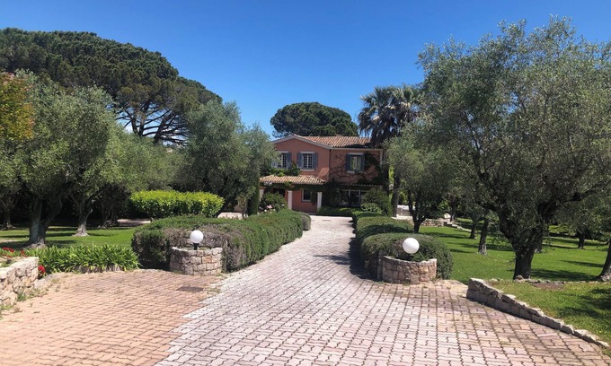 Mougins Villa | Spacious Villa in the Heart of Mougins