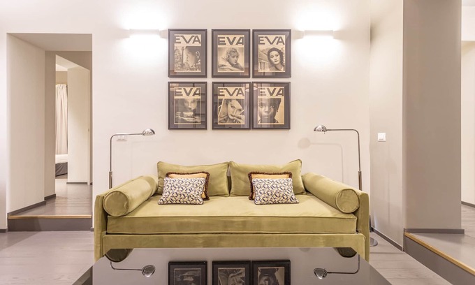 Rione III Colonna Apartment | Spanish Steps Deluxe Apartment