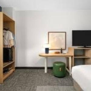 Williamsburg Hotel | Spark By Hilton Williamsburg Historic Area