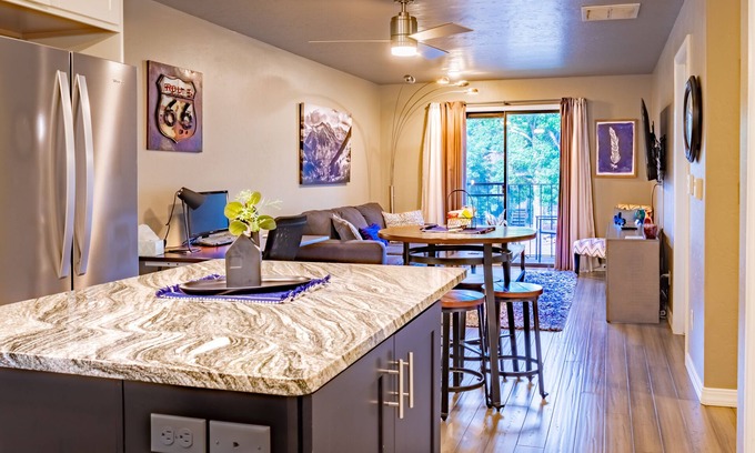 Grand Junction Condo | Sparkling clean remodeled condo w/Pool Hot Tub Gym.