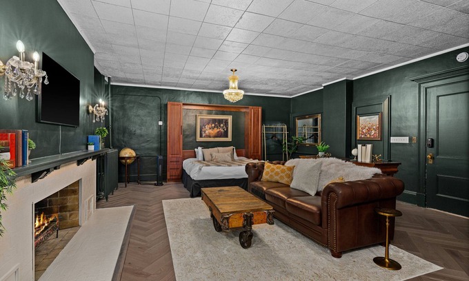 Endion House | Speakeasy Luxury Lower Level Suite