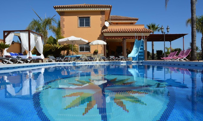 Alhaurin de la Torre Villa | SPECIAL OFFER! Sep/Oct heating the pool for free! Villa Vereda del Palmar/BBQ.