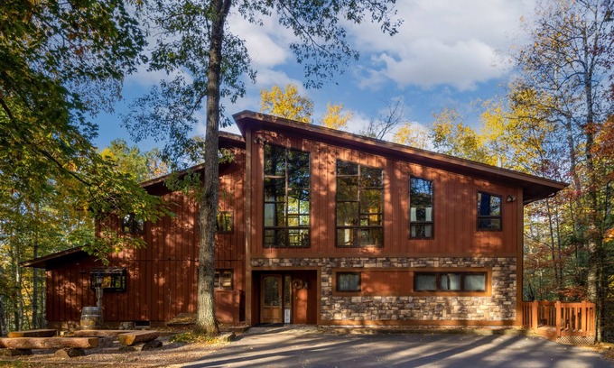 St Germain House | Special price for 2,4&6 adults same season details in description Hot Tub&Sauna