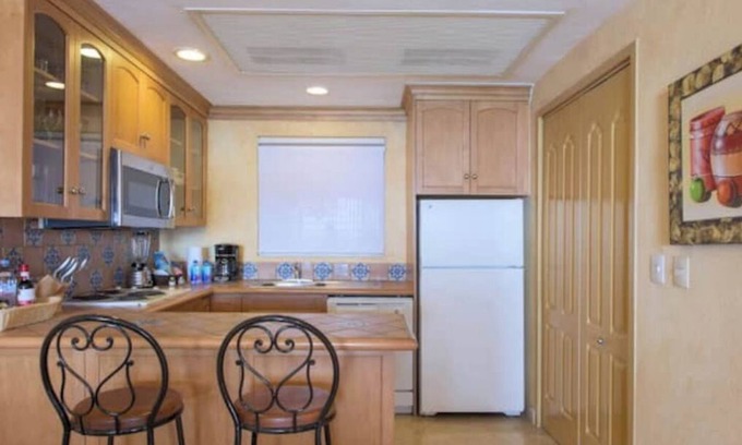 Colonia El Progreso Apartment | Spectacular 2BD Beachfront Condo in Villa del Arcon