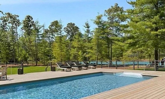 East Hampton Ski Chalet | Spectacular 5 acre secluded private gem