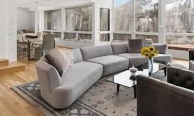 Aspen House | SPECTACULAR 6 BEDROOM HOME ON WILLOUGHBY WAY ASPEN