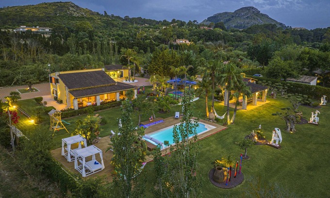 Alcudia Ski Chalet | Spectacular Estate Of 10.000 M2. Summer and Winter, climatized pool