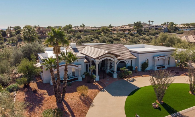 Fountain Hills House | Spectacular Fountain Hills 5 Bdrm w/Pool and Views