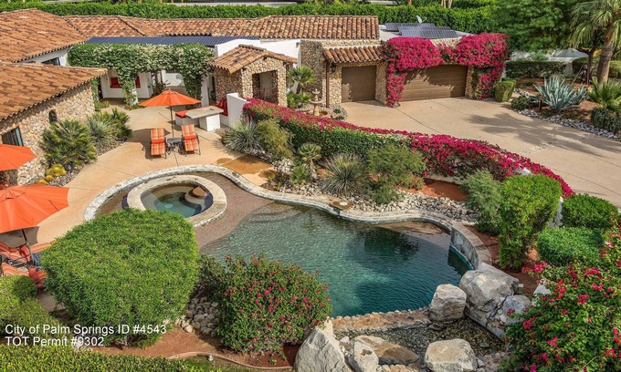 Palm Springs Villa | SPECTACULAR GATED ESTATE IN HISTORIC MOVIE COLONY nOctober special starts now!