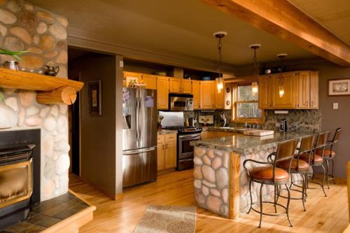 Morrison House | Spectacular Mountain Top Property