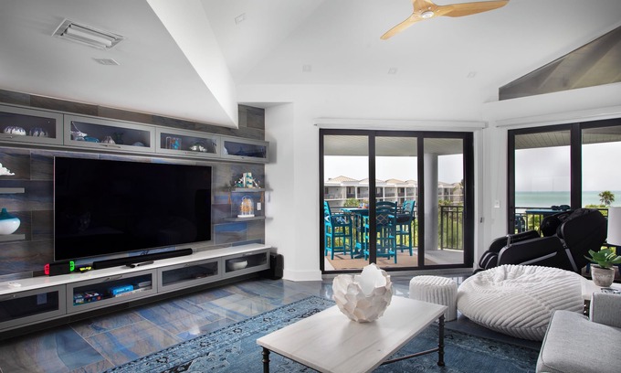 Key West Condo | Spectacular Ocean View Amazing quality- Massage Chair. Newly renovated