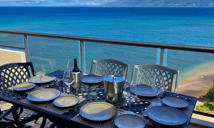 Kahana House | Spectacular Oceanfront Penthouse, New $200,000 Remodel, AC 2700 Sq Ft, sleeps 10