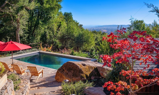 Sonoma House | Spectacular Stone Pool/Spa. Views to The Bay. Near Sonoma Plaza. Ambiance plus!