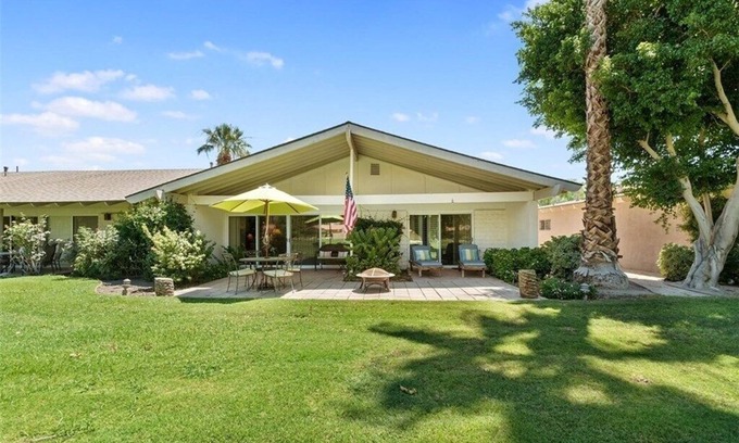La Quinta Condo | Spectacular VIEWS of the Santa Rosa mountains & LaQuinta golf course.