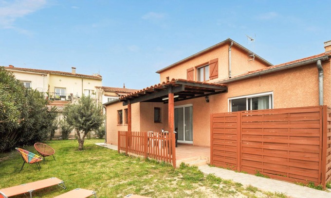 Elne House | Spend an unforgettable vacation in this inviting and modern vacation home.