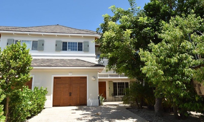 Dunmore Town House | Spend the Holidays at our newly constructed Town Home with Pool #4
