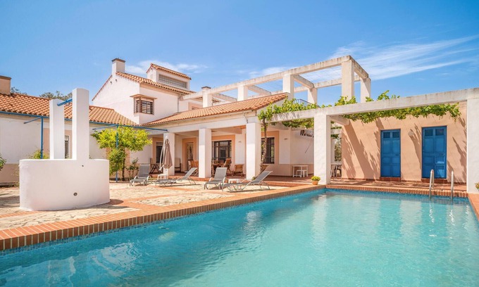 Archidona House | Spend the vacation in this inviting cottage in a beautiful location.