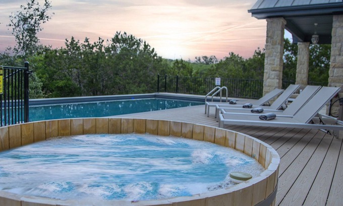 Spicewood House | Spicewood Lodge w/Pool & Hot-Tub