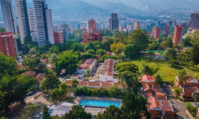 El Poblado House | Splendid 3-Bedroom House in El Poblado - Your Dream House for Rent