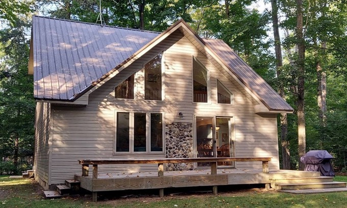 Cedar Ski Chalet | Splendid chalet Close to Sleeping Bear Dunes