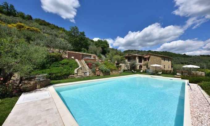 Castiglion Fiorentino Villa | Splendid Villa Immersed In Beautiful Tuscan Hills