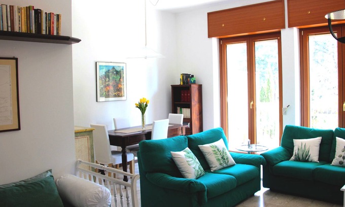 Certosa Apartment | Splendid two-room apartment in a private park