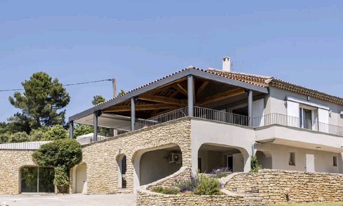 Apt House | Splendid villa in peace and with view