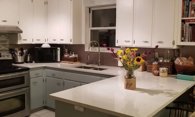 Gulf Breeze House | Split floor plan! 6 miles to beach bridge! Clean, cozy and COMFORTABLE.