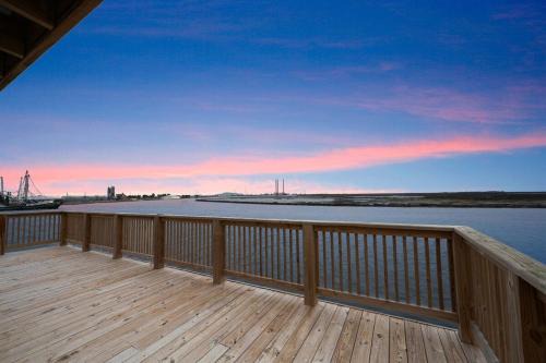 Golden Meadow House | Sportsman's Paradise