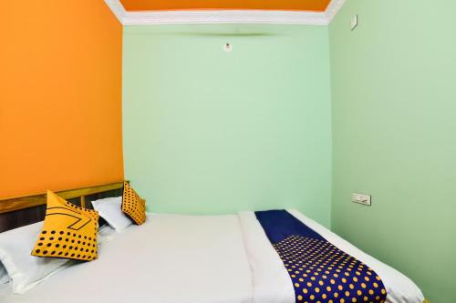 Patna Hotel | SPOT ON 76526 Devlok Guest House