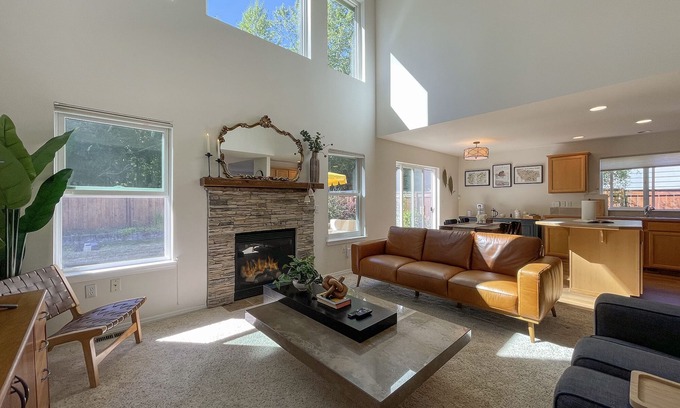 Port Angeles House | Spotless Modern Spacious 1 min to Hurricane Ridge entrance Patio Family friendly