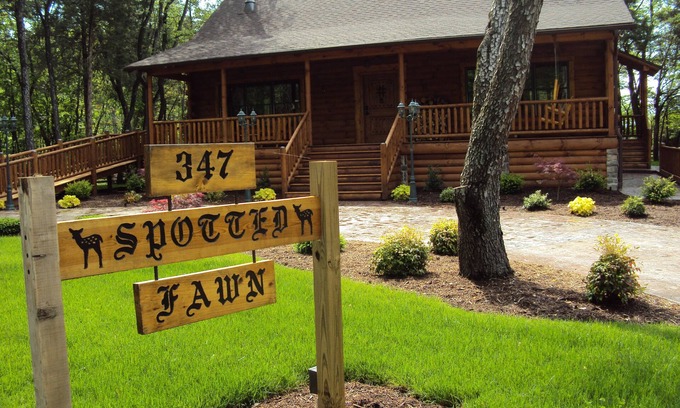Shenandoah Cabin | Spotted Fawn Cabin - Serenity and luxury await you