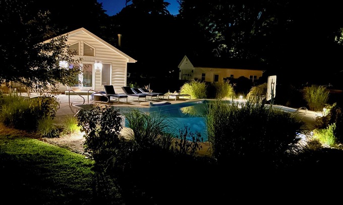 Union Pier House | Sprawling ranch + compound w private pool, sleeps 16, Union Pier Michigann
