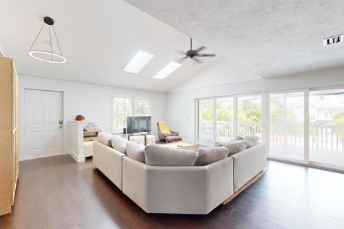 Anna Maria House | Spring Oasis