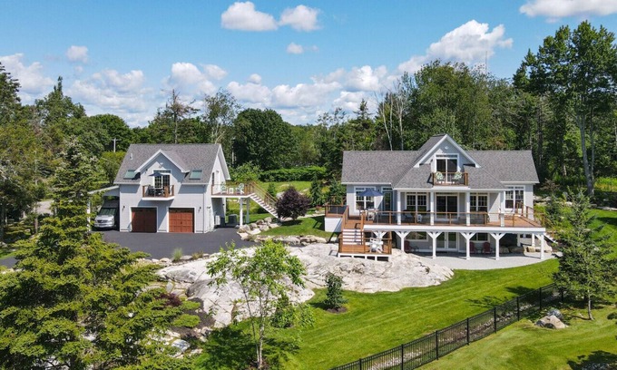 Boothbay Harbor House | Spruce Ledge by Sea Maine