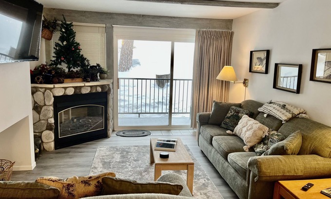 Mammoth Lakes Condo | St Anton Condos #39 (1-Bedroom) with Pool by RedAwning