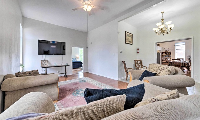 The Gate Apartment | St Louis Apt w/ Large Deck ~ 3 Mi to Downtown
