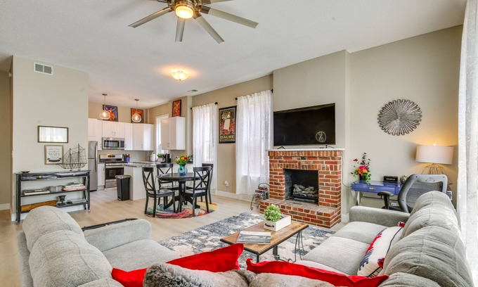 The Gate Condo | St Louis Vacation Rental ~ 2 Mi to Downtown