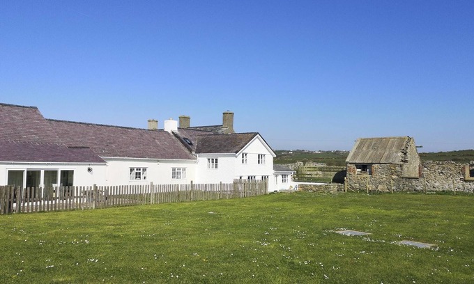 Llanfaethlu Cottage | Stabl Bach