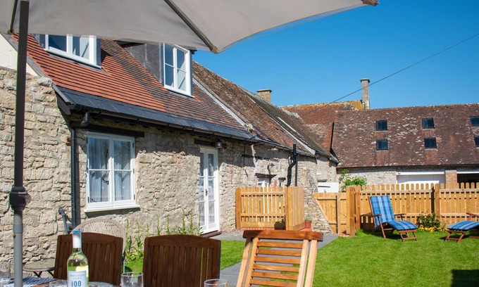 Holworth Cottage | Stable Cottage at Poxwell Manor