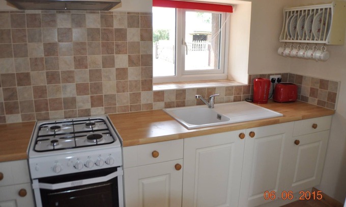 Mark Cottage | Stable Cottage in the Village of Mark