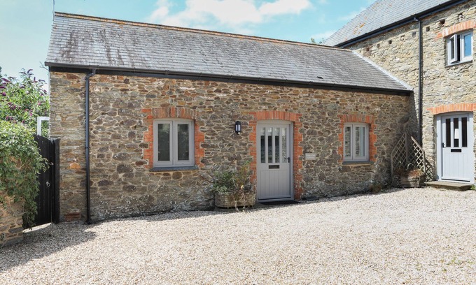 Kingsbridge Cottage | STABLE END COTTAGE, family friendly, with a garden in Malborough