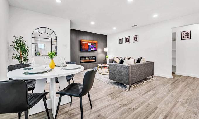 Central Arlington House | Stadium Hideout & Retreat/Walk to AT&T Stadium